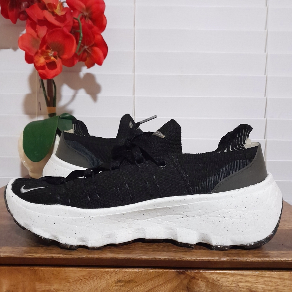 SOLD๐ ๐ ๐ ๐ ๐ ๐ Women's Nike Space Hippie Carbon Black Preowned sz 9.5 EU41 - Picture 10 of 11